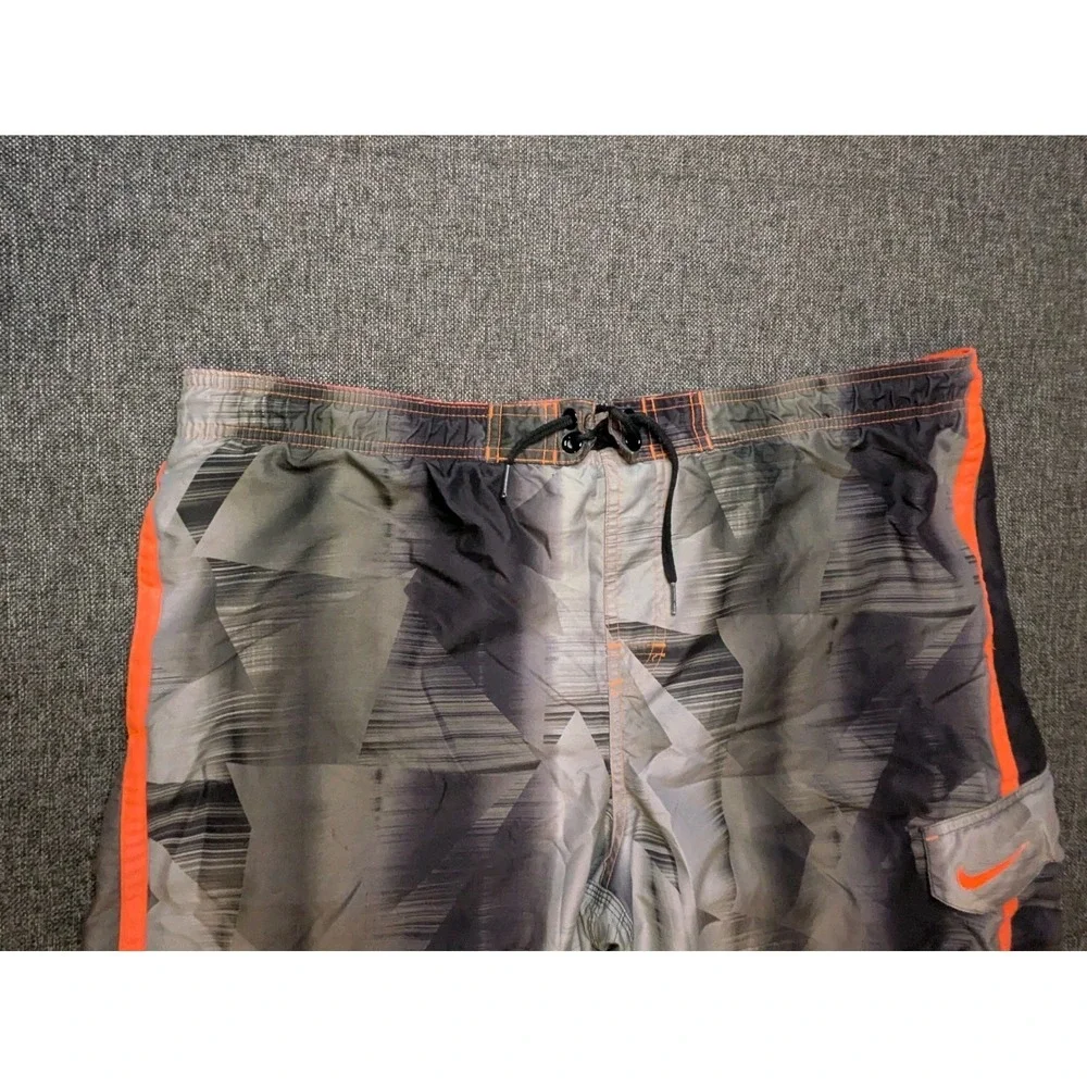 Nike Board Shorts Abstract Mesh lined Gray Striped Outdoor Mens XL Trunks